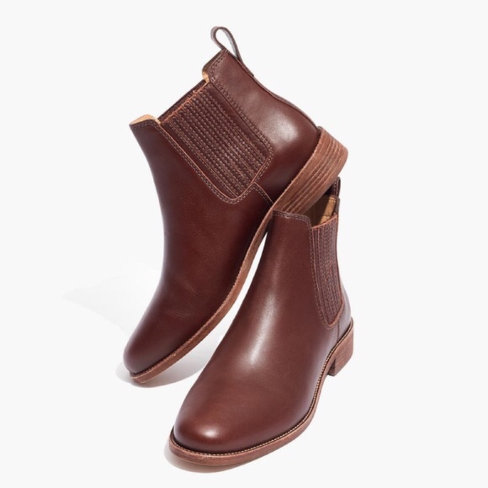 Madewell Ainsley Chelsea Boot in Dark Chesnut